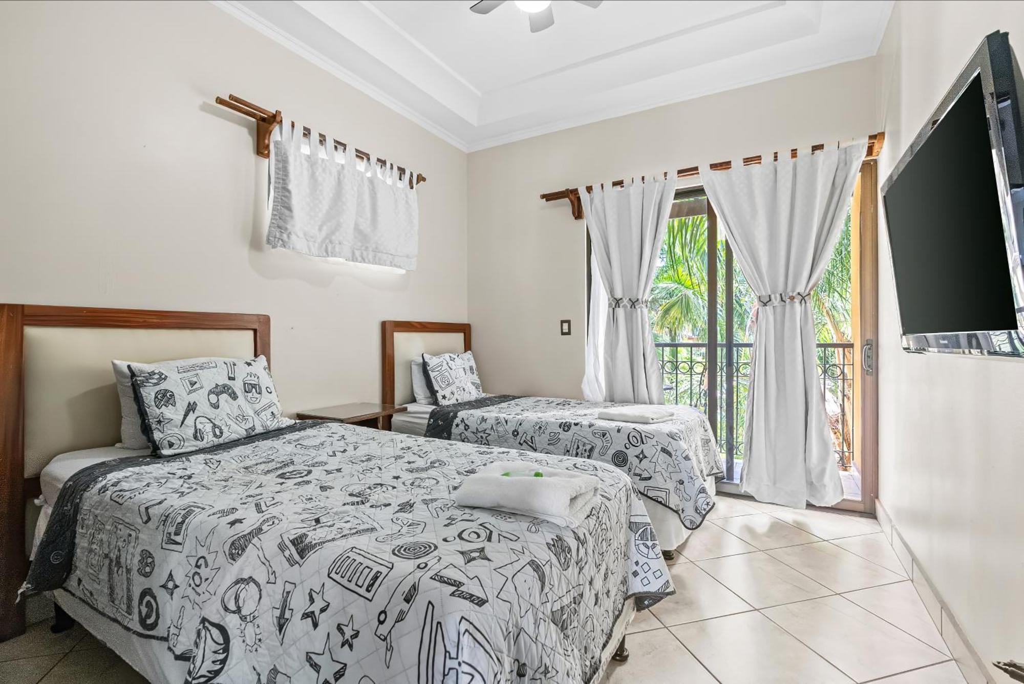 The Oaks Tamarindo Pool Front Condominiums Fast Wifi Bagian luar foto